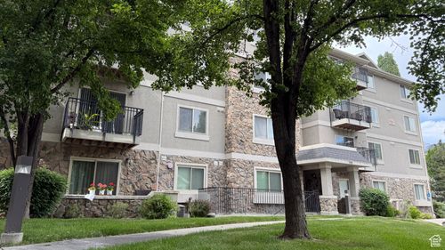 101-1205 E Privet Dr, Cottonwood Heights, UT, 84121-7601 | Card Image