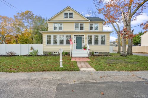 64 Vernon Ave, Mastic, NY, 11950-2316 | Card Image