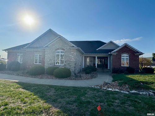 2801 17th St, Marion, IL, 62959-5071 | Card Image