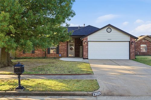 13024 E 129th St N, Collinsville, OK, 74021-4176 | Card Image