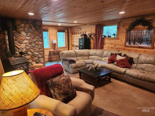 10324 Peterson Loop, House other with 2 bedrooms, 1 bathrooms and null parking in Cascade ID | Image 23