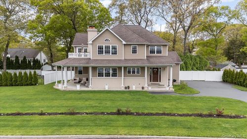 8 Manhattan Ave, Centereach, NY, 11720-2155 | Card Image
