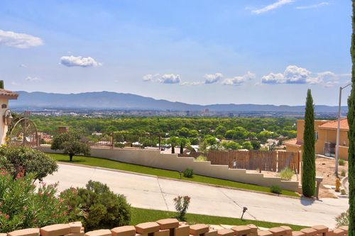 529 La Bajada Ct Nw, Albuquerque, NM, 87105-1513 | Card Image