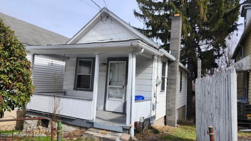 386 E Main St, Wilkes Barre, PA, 18705-3923 | Card Image