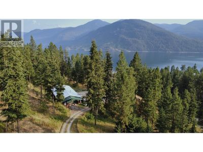 7465 Broadwater Rd, House other with 1 bedrooms, 1 bathrooms and 2 parking in Castlegar BC | Image 1