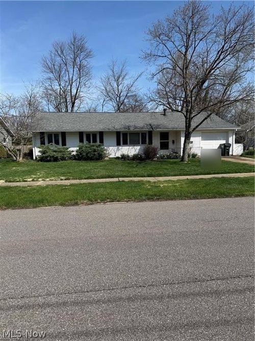 112 Meadow Dr, Berea, OH, 44017-2734 | Card Image