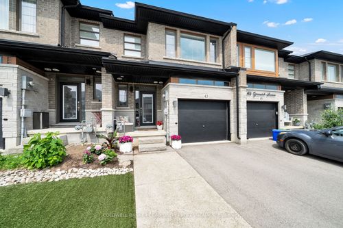43 Greenwich Ave, Stoney Creek, ON, L8J0L5 | Card Image