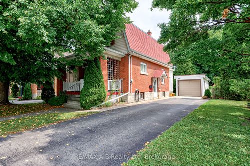 451 Downie St, Stratford, ON, N5A1X8 | Card Image