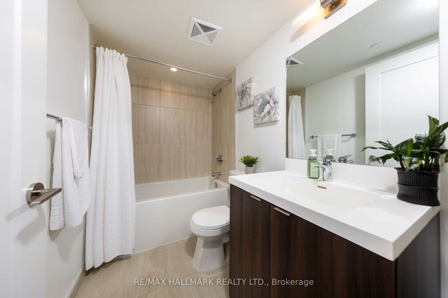 2206 - 10 Eva Rd, Condo with 2 bedrooms, 2 bathrooms and null parking in Etobicoke ON | Image 17