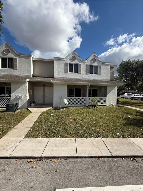 g-22-17515 Nw 67th Ct, Hialeah, FL, 33015-5837 | Card Image