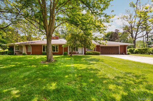 1133 Bower St, Howell, MI, 48843-1103 | Card Image