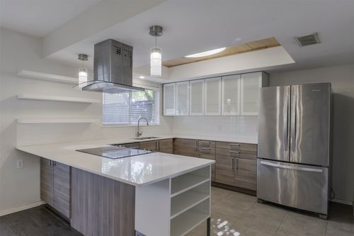 326 Westview Ter, Arlington, TX, 76013-1626 | Card Image
