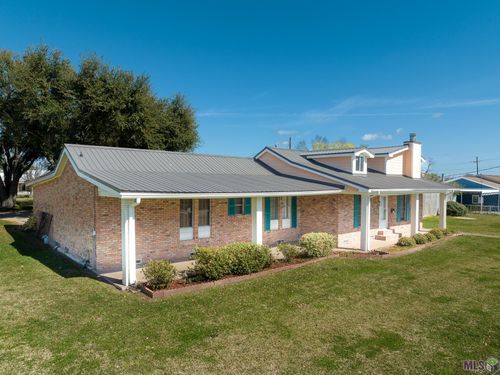 126 Callais Ln, Golden Meadow, LA, 70357-2608 | Card Image