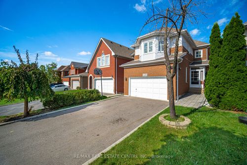 2485 Strathmore Cres, Mississauga, ON, L5M5K9 | Card Image