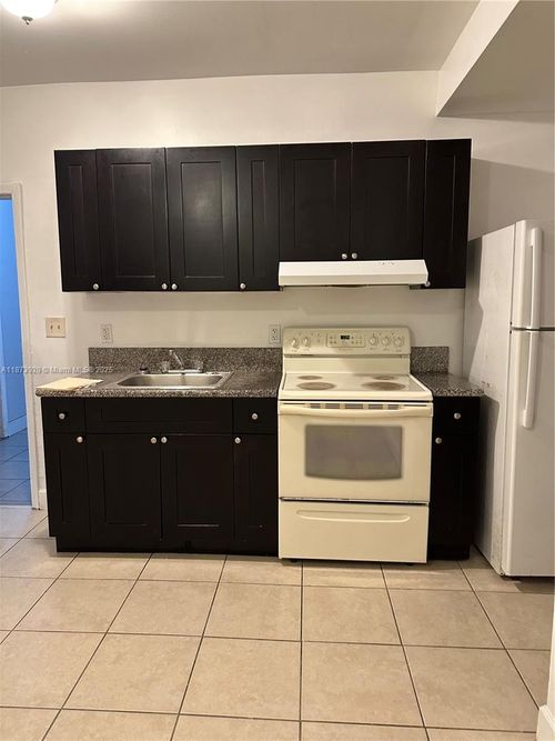 apt-1-985 Sw 5th St, Miami, FL, 33130-2541 | Card Image