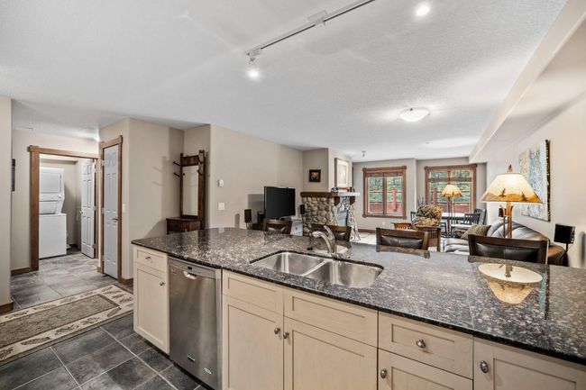 103 - 170 Crossbow Place, Condo with 2 bedrooms, 2 bathrooms and 1 parking in Canmore AB | Image 5