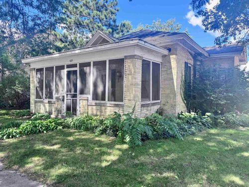 627 Prospect Ave, Portage, WI, 53901-2018 | Card Image