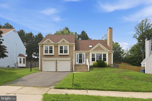 7690 Green Garland Dr, SPRINGFIELD, VA, 22153-2141 | Card Image