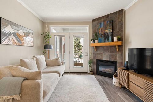 251-3000 Marda Link Sw, Calgary, AB, T2T6C8 | Card Image