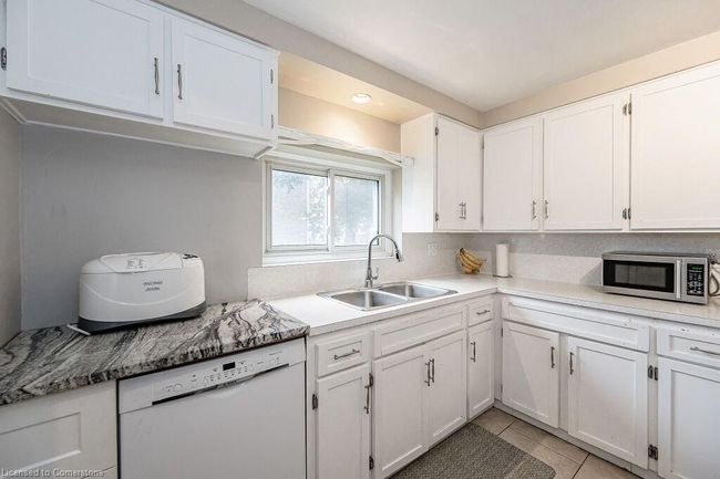 30 - 11 Grand River Blvd, Townhouse with 4 bedrooms, 2 bathrooms and 1 parking in Kitchener ON | Image 9