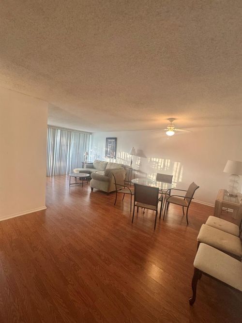 apt-27-500 Davis Rd, Palm Springs, FL, 33461-1302 | Card Image