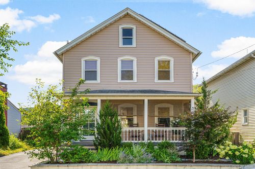 45 N Chestnut St, Beacon, NY, 12508-1961 | Card Image