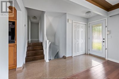 3660 Dougall Ave, Home with 6 bedrooms, 2 bathrooms and null parking in Windsor ON | Image 3