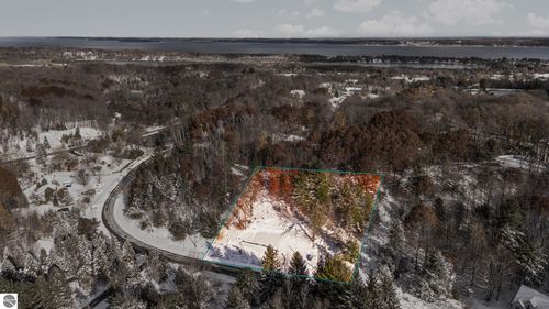 9394 E Hoxie Rd, Cedar, MI, 49621-9777 | Card Image