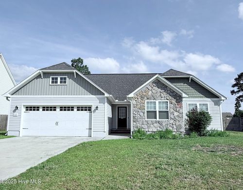 712 Addor Dr, Richlands, NC, 28574-1317 | Card Image