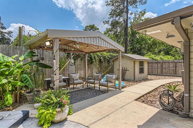 Courtyard and Gazebo | Image 43