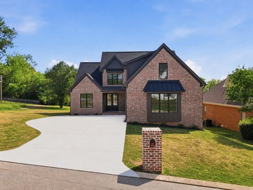 9842 Leslie Sandidge Dr, Ooltewah, TN, 37363-9349 | Card Image