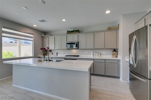 10439 Sadie Blake Ave, Las Vegas, NV, 89166-6745 | Card Image