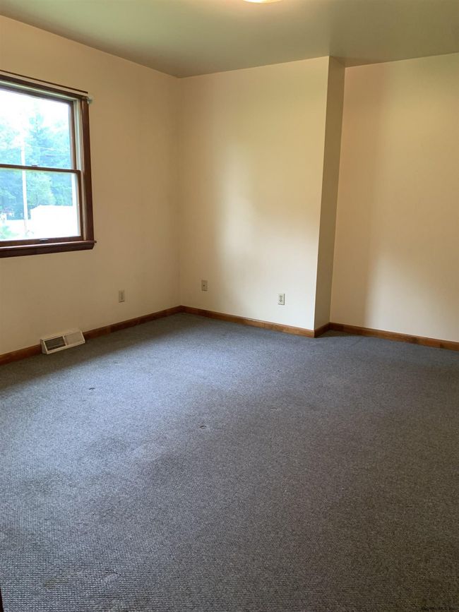 B - 119 Dunsbach Rd, Home with 1 bedrooms, 1 bathrooms and 3 parking in Halfmoon NY | Image 13