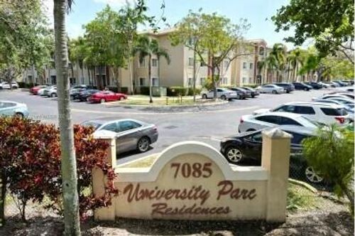 232-7085 Nova Dr, Davie, FL, 33317-8110 | Card Image