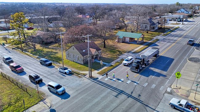400 S Broad St, House other with 2 bedrooms, 1 bathrooms and null parking in Saint Jo TX | Image 4