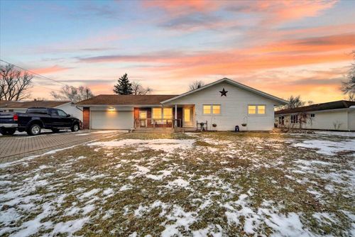 3904 Memory Ln, Jackson, MI, 49201-8428 | Card Image