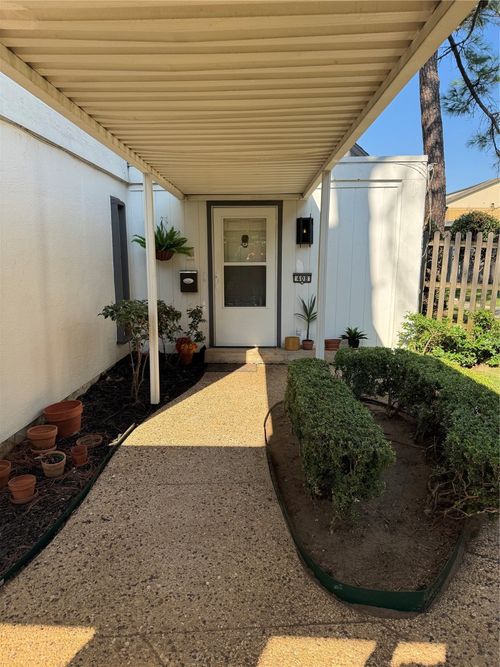 408 Hollyhill Ln, Denton, TX, 76205-7877 | Card Image