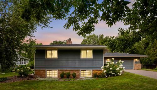 1689 County Road C2 W, Roseville, MN, 55113-1437 | Card Image