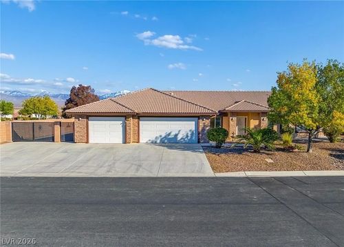 111 Mondale Ct, Pahrump, NV, 89048-3442 | Card Image