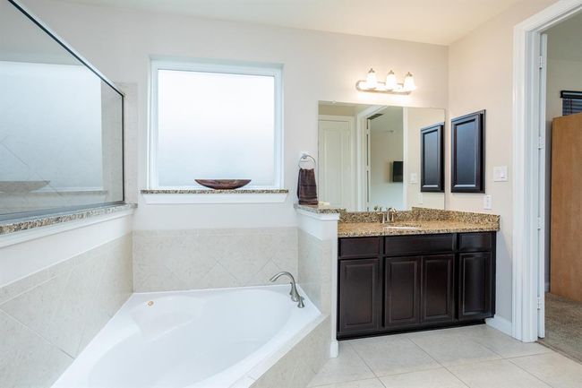 4622 Regal Shadow Ln, House other with 6 bedrooms, 4 bathrooms and 2 parking in Sugar Land TX | Image 19