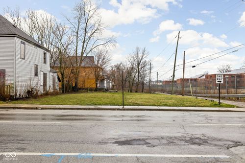 2041 Michigan St, Indianapolis, IN, 46201-3179 | Card Image