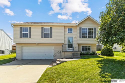 16113 Cottonwood St, Omaha, NE, 68136-3249 | Card Image