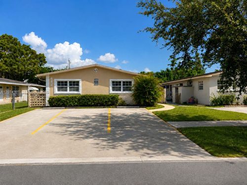 512 Sw 10th St, Hallandale Beach, FL, 33009-6975 | Card Image