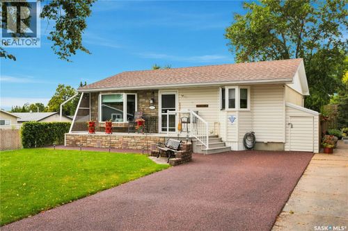 1001 Mahoney Ave, Saskatoon, SK, S7L3Z2 | Card Image
