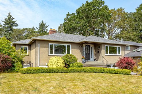 3840 Epsom Dr, Victoria, BC, V8P3S7 | Card Image