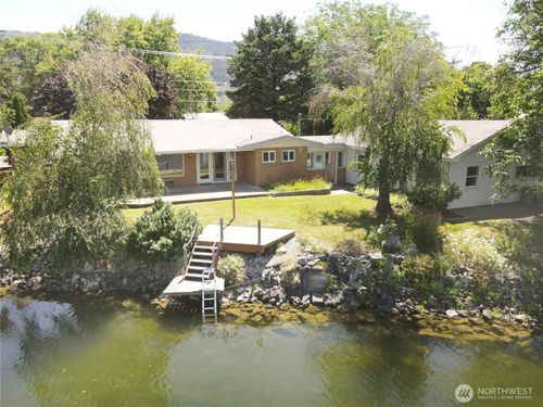1616 Cherry St, Oroville, WA, 98844-9530 | Card Image