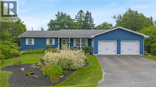 17 Maplecrest Dr, Rothesay, NB, E2H1K2 | Card Image