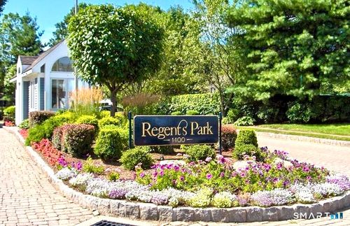 32-32 Regents Park, Westport, CT, 06880-5533 | Card Image