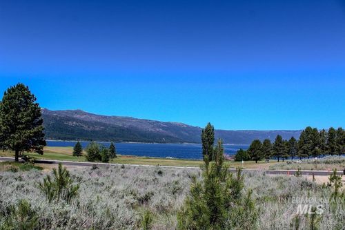102 Lakeshore Dr, Cascade, ID, 83611 | Card Image