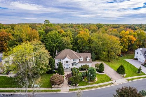 3 Anthony Ave, Edison, NJ, 08820-1466 | Card Image